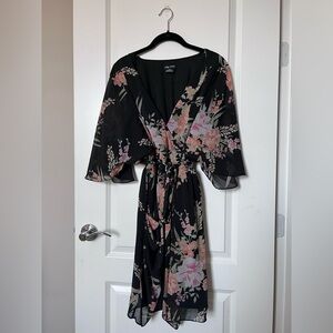 City Chic Floral Dress
Size 16